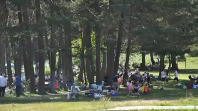 Bolu Abant Gölü Milli Parkı’nda bayram yoğunluğu