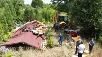 Kartepe’de Kaçak Bungalovlar Yıkıldı