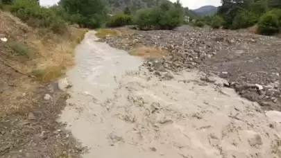 Bolu'da Sağanak Yüzünden Dereler Taştı