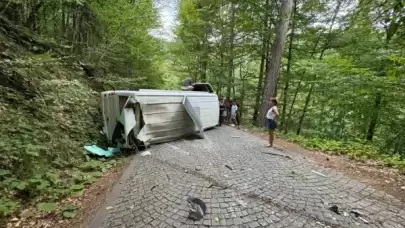 Bolu'ya Antalya'dan Gelen Karavan Devrildi