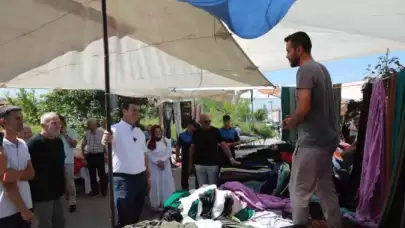 Akyazı Kumaş Ve Antika Pazarına Yoğun İlgi