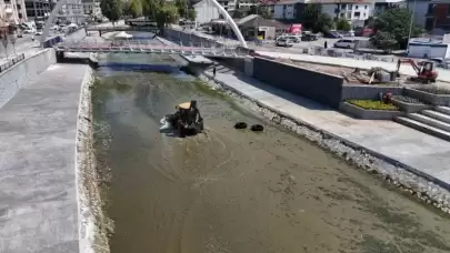 Dere Yatağında Biriken Atıklar Temizleniyor