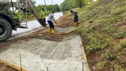 Düzce'de Yağışa Rağmen Çalışmalar Sürüyor