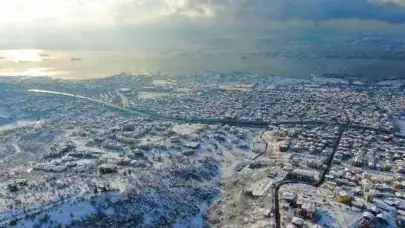 İzmit Merkez'de Kar Yağışı Başladı! Kocaeli'de Beyaz Manzara