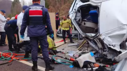 Bursa İnegöl’de Zincirleme Trafik Kazası! 2 Kişi Hastaneye Kaldırıldı