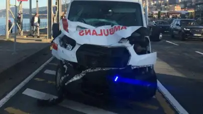 Trabzon’da feci kaza: Ambulans ve otomobiller zincirleme çarpıştı