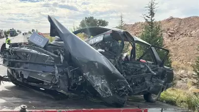 Uşak'ta Meydana Gelen Trafik Kazasında 2 Kişi Hayatını Kaybetti, 2 Kişi Yaralandı