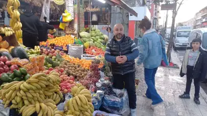 Düzce'de yaz meyveleri hamileler için tezgahlara geldi