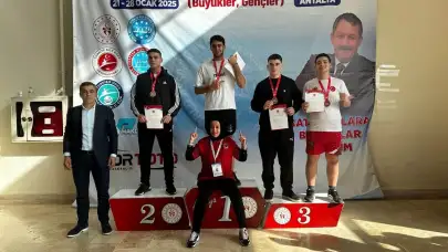 Sakarya'nın Kick Boks Şampiyonları Antalya'dan madalyalarla döndü