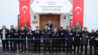 Düzce'de deprem sonrası yıkılan cami yeniden ibadete açıldı