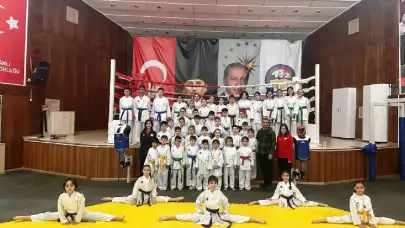 Kocaeli Körfez'de minikler arasında kuşak sınav heyecanı yaşandı