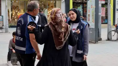 Sakarya Büyükşehir Belediyesi zabıtaları duygu sömüren dilencilere cezai işlem uyguladı