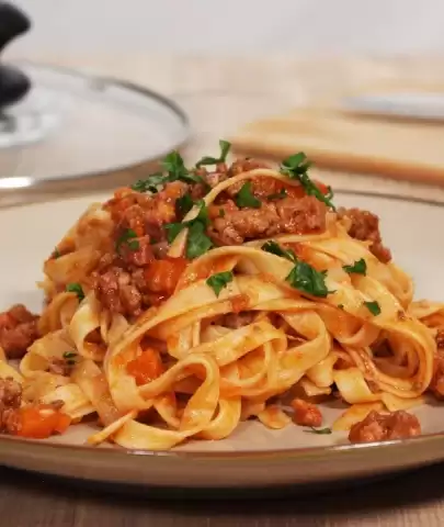 MasterChef'te İtalyan Lezzeti! Tagliatelle Alla Bolognese Tarifiyle Mutfaklar Şenleniyor