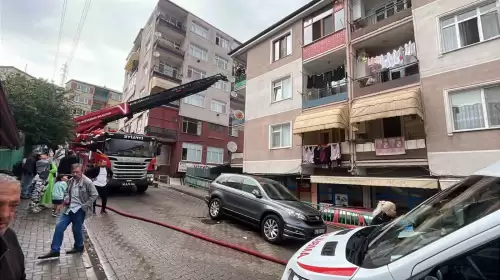 Kocaeli'de 3 Katlı Binada Yangın