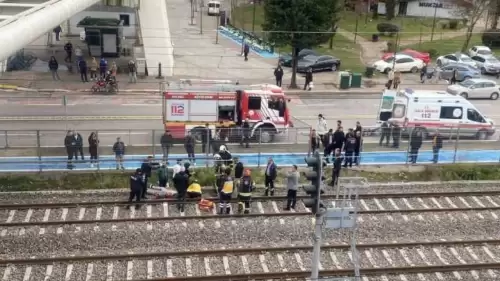 İzmit’te Tren Raylarına Çıkan Kişi İntihar Girişiminde Bulundu