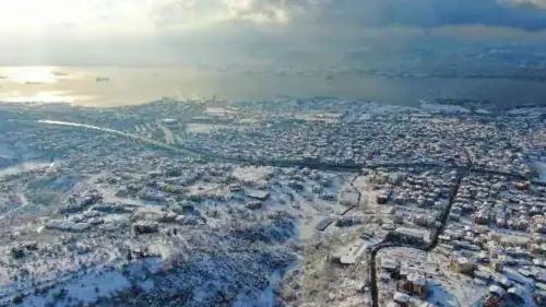 İzmit Merkez'de Kar Yağışı Başladı! Kocaeli'de Beyaz Manzara