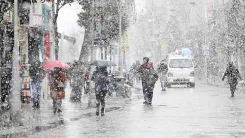 Kocaeli’de Yılın İlk Karı Düştü! Kocaeli Beyaza Büründü