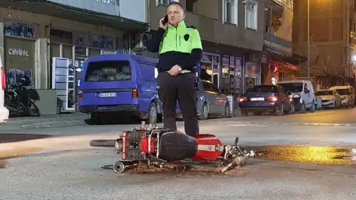 Sakarya Akyazı'da pikap motosiklet kaza yaptı: Yaralılar var