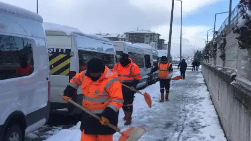 Kocaeli Körfez'de 2 bin 750 ton tuz ile yollar açıldı