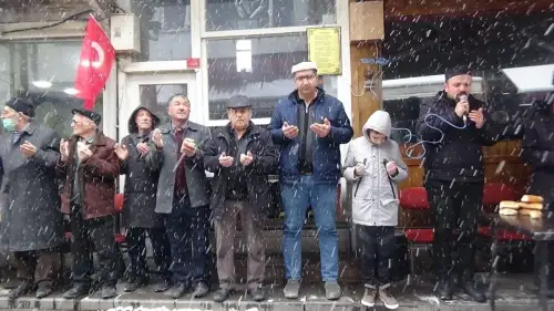 Bolu'da kar altında 7 asırlık esnaf duası geleneği sürdü