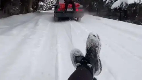 Bolu'da tehlikeli eğlence: Otomobilin arkasına şambrel bağlayıp kaydılar