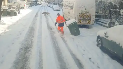 Kocaeli'de temizlik çalışmaları kar kış demeden devam ediyor