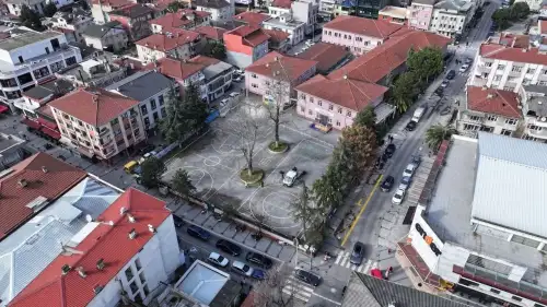 Sakarya'da eski Atatürk İlkokulu’nun bahçesi otopark alanına dönüşecek