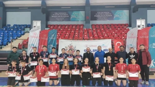 Düzce'de Badminton Şampiyonası'nda birinciler belli oldu