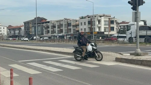 Düzce'de yaya geçidini kullanan motosikletlilere ceza yağdı