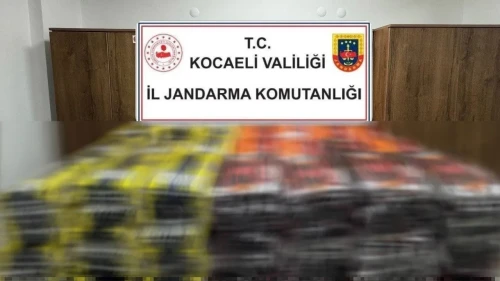 Kocaeli Körfez'de sahte futbol formaları ele geçirildi