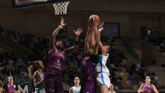 Kadınlar Basketbol Süper Ligi: İzmit Belediyespor: 93 - Galatasaray: 79