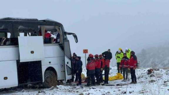 Şehitleri anmak için gittikleri şehirde ölen 2 kişi memleketleri Kocaeli’de toprağa verildi