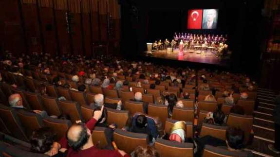  Büyükşehir Belediyesi Kadınlar Korosu Türk müziğinin Eşsiz Eserlerini Seslendirdiler!