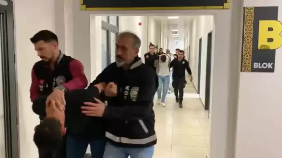 Kocaeli'de Maskeli Saldırı! Kahveyi Taradılar...