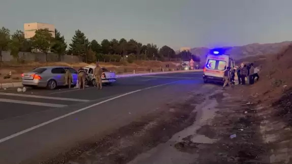 Elazığ'da Meydana Gelen Trafik Kazasında 8 Kişi Yaralandı