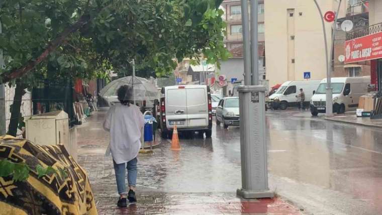 Sıcaktan kavrulan Kocaelililer yağmurla serinledi 1