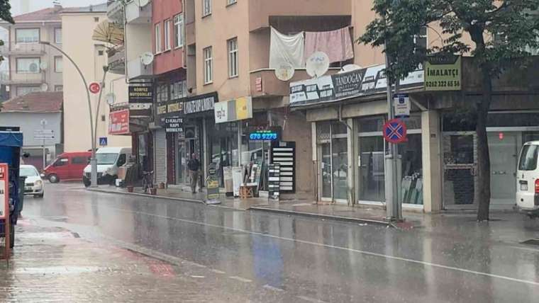 Sıcaktan kavrulan Kocaelililer yağmurla serinledi 3