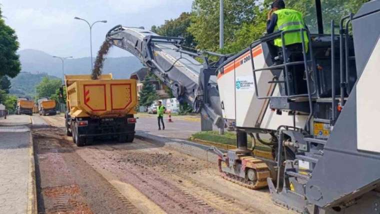 Şehrin bozuk yolları asfaltlanıyor 3