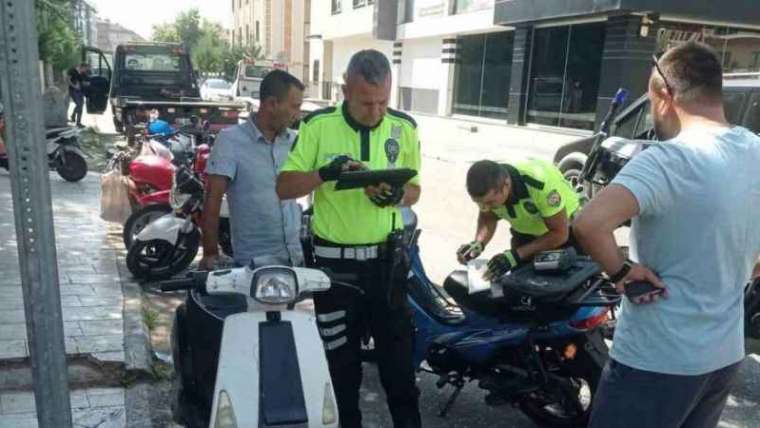 Plakasız motosikletler denetlendi 1