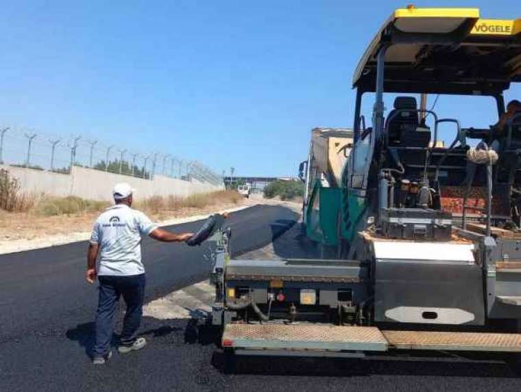 Gebze’nin kırsal mahallelerinde sıcak asfalt çalışmaları sürüyor 1