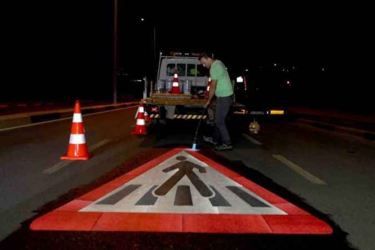 Yaya geçitleri ve duraklarda hummalı çalışma 1