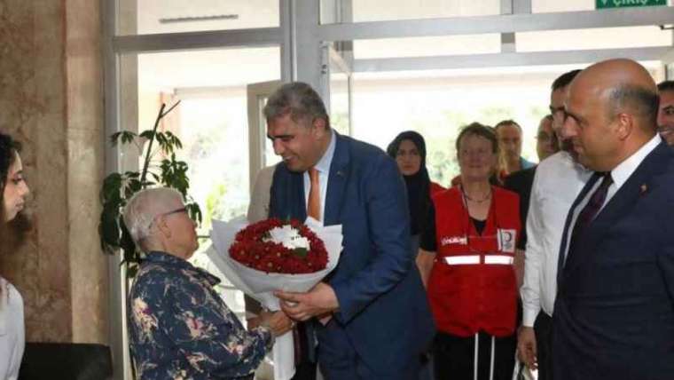 Vali Selçuk Aslan huzurevi sakinleri ile buluştu 4