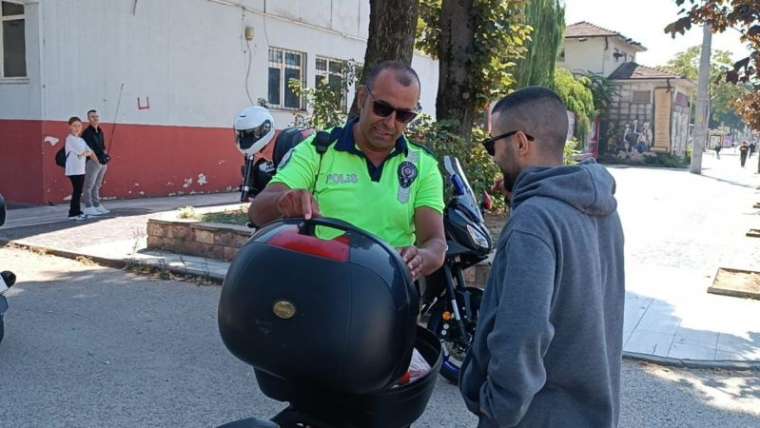 Motosiklet Sürücüleri Cezadan Kaçamadı 3