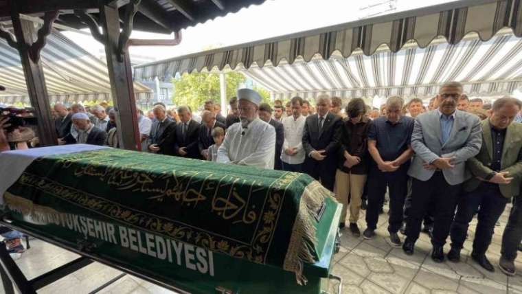 Sakarya Haberi: Adalet Bakanı Tunç, Özel Kalem Başkan Yardımcısının Vefat Eden Babasının Cenaze Törenine Katıldı 5