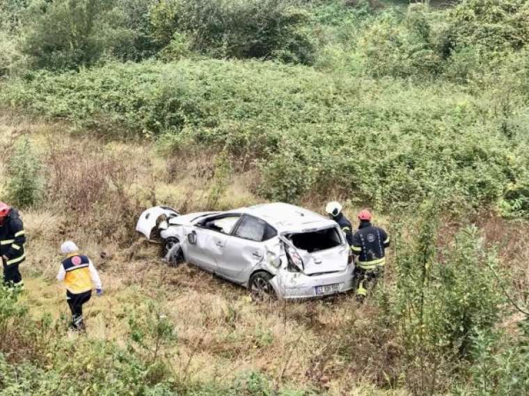 Kocaeli Haber: Otomobil Yeşillik Alana Uçtu 4