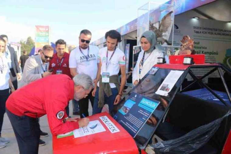 Düzce Haber: TEKNOFEST’te Yoğun İlgi 1