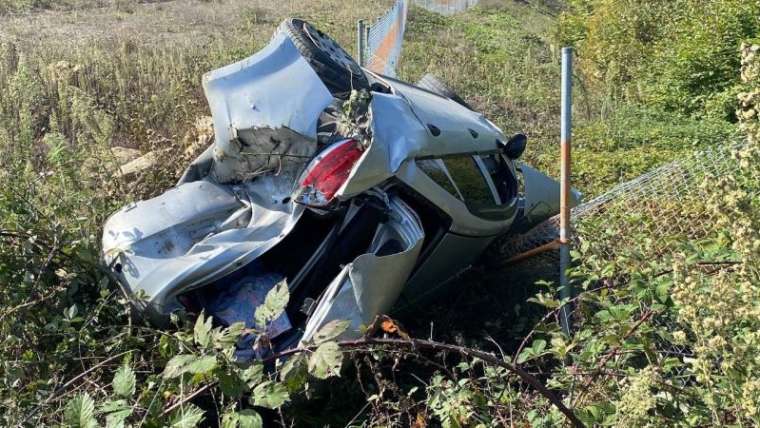 Kocaeli Haber: Otoyolda Kontrolden Çıkan Otomobil Takla Attı 4