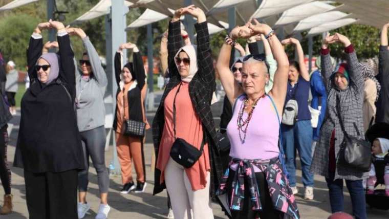 Kocaeli Haber; İzmit Belediyesi'nden Meme Kanserinin Önemi 2