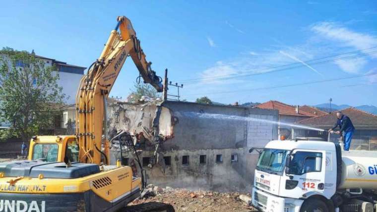 Düzce Haber; Merkez Camii Yıkımı Gerçekleşti! 1