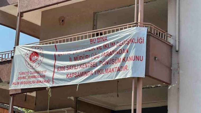 Düzce'nin Dönüşümü Başladı: Eski Binalar Yenilik İçin Yıkılıyor 2